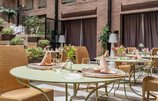 Patio La Acequia (Zona Baja) Vincci Albayzín 4* Granada Patio La Acequia (Zona Baja) Vincci Albayzín 4* Granada